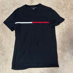 Tommy Hilfiger T-Shirt – Size Large – Black